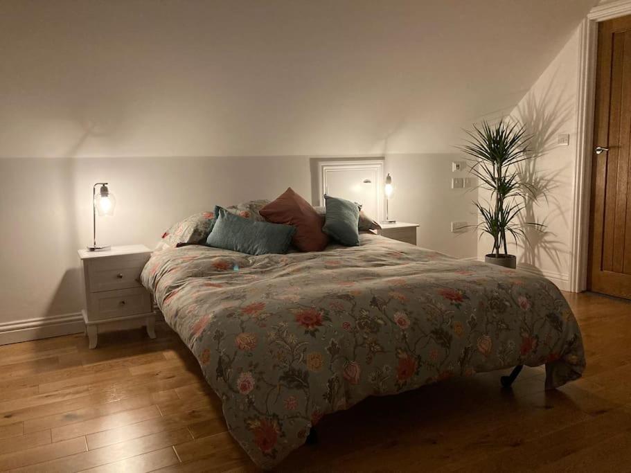 The Hideaway - Village Retreat With Woodland Views Smeeth Εξωτερικό φωτογραφία